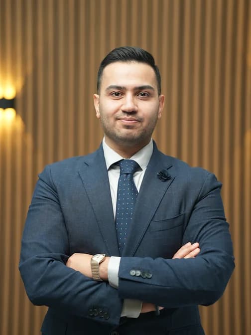 Dr. Amir Meshkin Mehr, founder and academic director of Davilo.